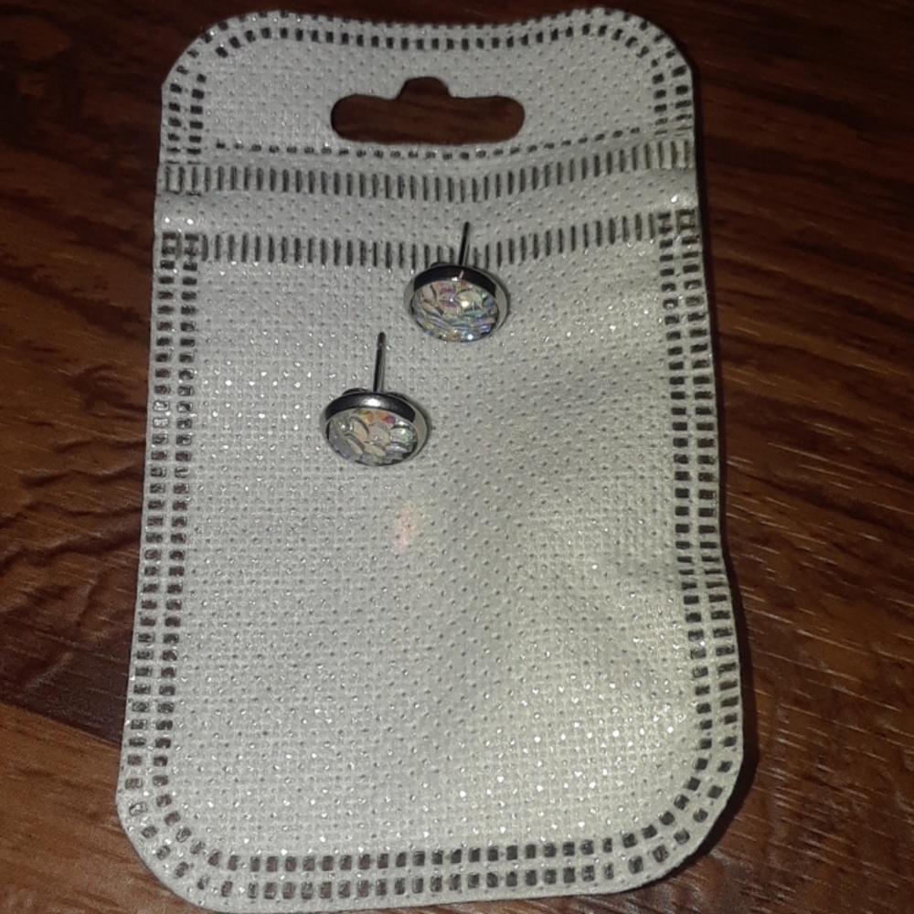 2 for $12🆕️💎Mermaid scale earings